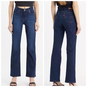 Levi’s Women’s Classic bootcut jeans Dark Wash Size 2 Flared jeans Minimalist